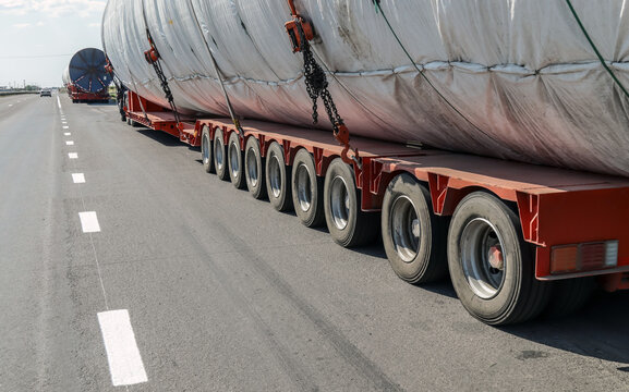 Wheels of a multi-axle semi-trailer for the transportation of large oversized cargo