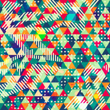 Vintage triangle seamless pattern with grunge effect