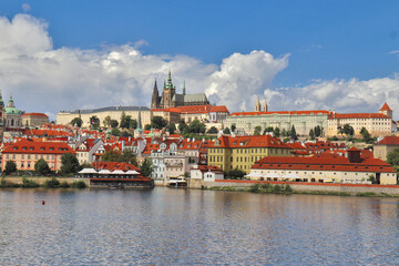 Fototapeta premium PANORAMA OF THE CITY OF PRAGUE IN THE CZECH REPUBLIC