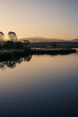 朝焼けに染まる木場潟