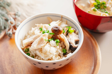 鶏ときのこの炊き込みご飯