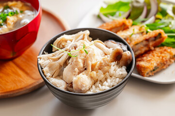 鶏ときのこの炊き込みご飯