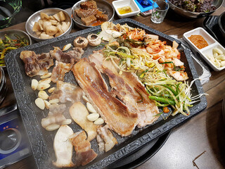 Spicy stir-fried meat and vegetables 