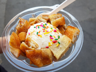 Ice cream with bread
