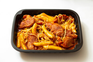 Spicy stir-fried meat and vegetables, delivery packaged food