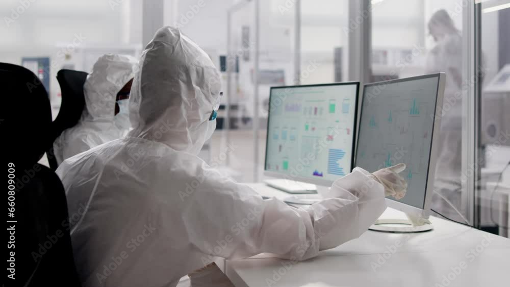Aufkleber Engineer Using Software Technology