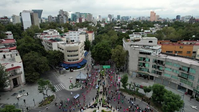 drone shot of maraton de la ciudad de mexico in polanco