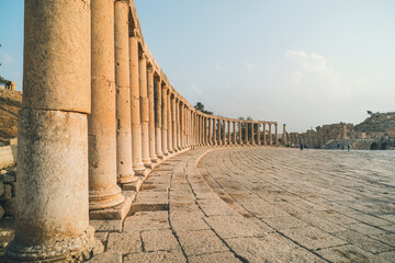 Ancient Roman city of Gerasa, Columns of the cardo maximus, Arch of Hadrian, Temple of Artemis -...