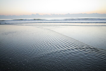 九十九里浜の波打ち際