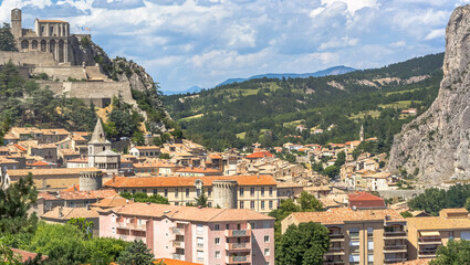 Fototapeta na wymiar Ville de Sisteron, Haute Provence, France 