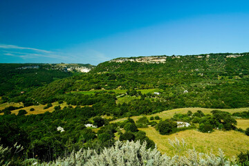 Tipico panorama dell'entroterra sardo. Sardegna, Italia