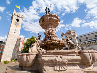 Fototapeta na wymiar view of the old town of Italian city Trento.