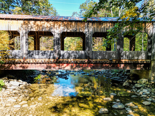 Fototapeta na wymiar Vermont covered bridge in fall