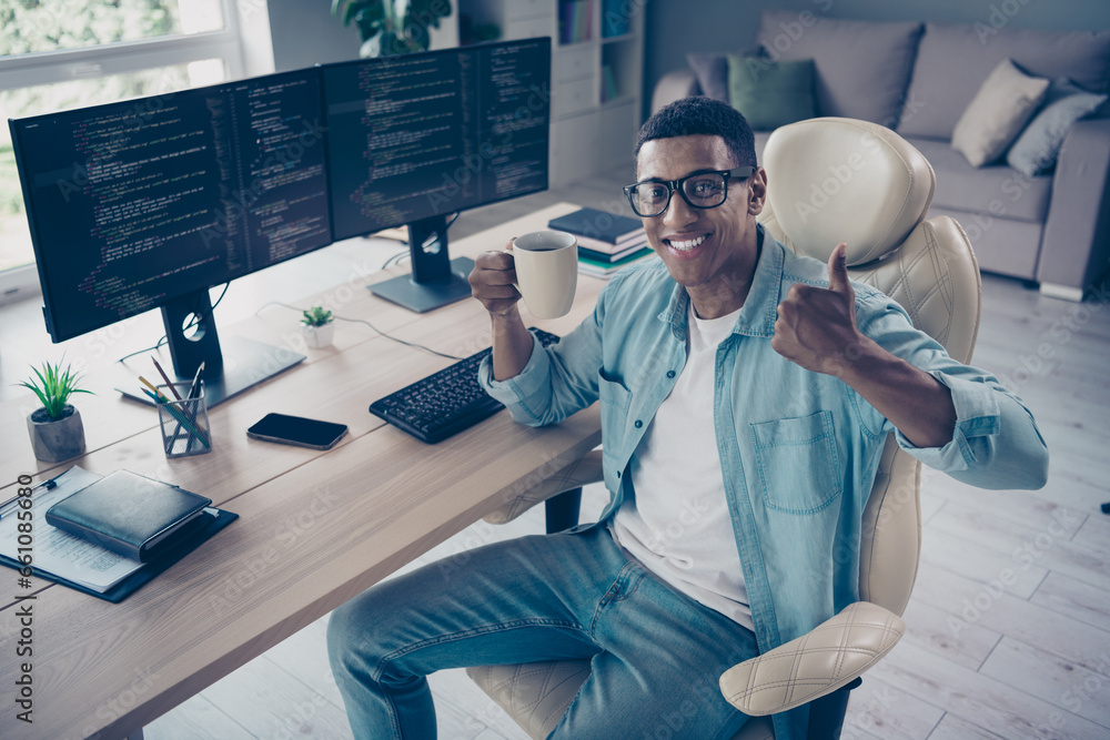 Aufkleber photo of expert web software apps developer thumb up like gesturing having coffee break improving pr