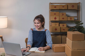 Entrepreneurs, SME businesses, check orders and check the purchase order Prepare parcels for delivery.