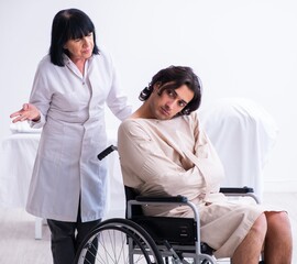 Old female psychiatrist visiting young male patient