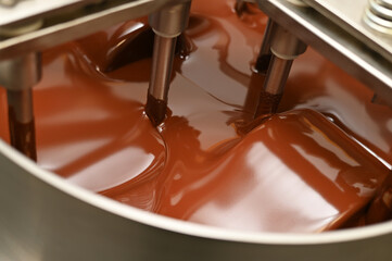Schokoladenherstellung, Schokoladenmasse Conchieren - obrazy, fototapety, plakaty