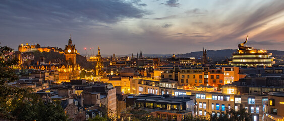 Edinburgh city skyline at sunset, Scotland - obrazy, fototapety, plakaty