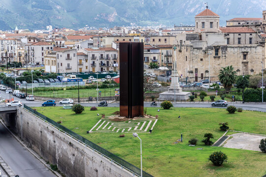 The monument to the victims of the struggle against the Mafia in Piazza XIII Vittime, Palermo, Sicily, Italy. Designed by the sculptor,Mario Pecoraino.