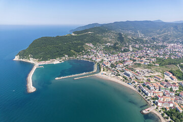 Kastamonu Province, Cide District offers a unique view with its large beach and greenery - obrazy, fototapety, plakaty