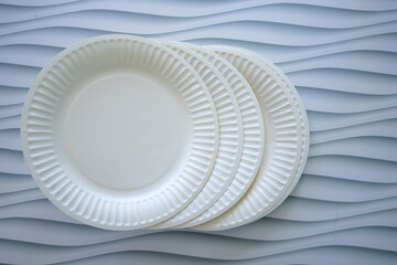 White paper plate.
