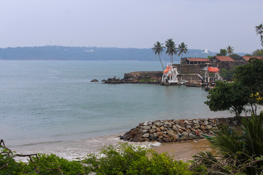 The coastal landscape of Sri Lanka from Galle fort, background image