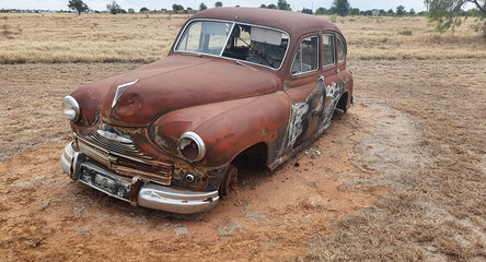 Abandoned rusty old cars Australia outback - obrazy, fototapety, plakaty