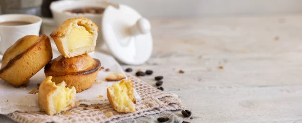 Foto op Plexiglas Pasticciotto leccese pastry filled with egg custard cream, typical apulian breakfast © katrinshine