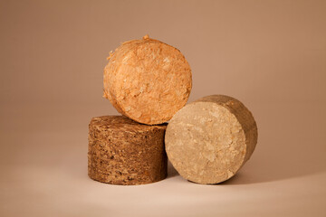 Briketts / Holzbriketts aus Spähnen verschiedener Holzarten