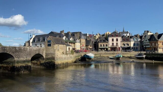 Video of the old city center of Auray, Brittany, France