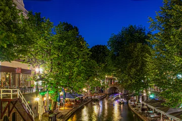 Fototapeten city of Utrecht in the evening © JH creative