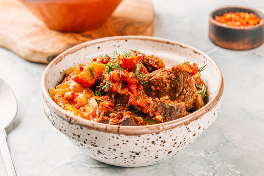 Chanahi: Traditional Eastern Dish in a Clay Pot