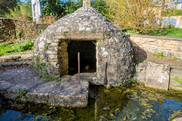 Le Lavoir du puit Sarrazin de Ch&acirc;tillon-d'Azergues