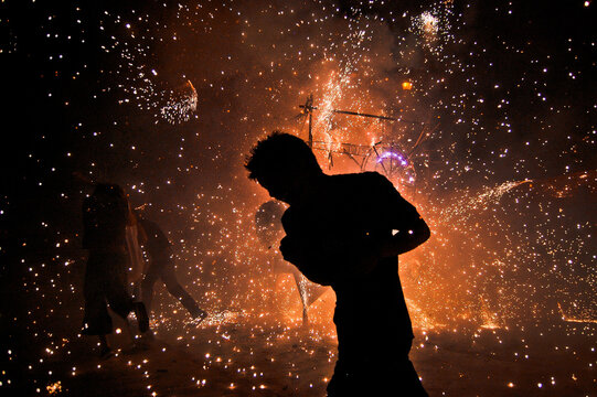 fuego y silueta