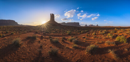 Naklejka premium panorama of sunset over the monument valley, arizona, usa