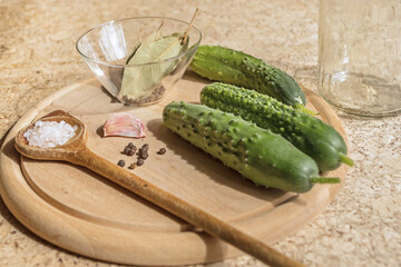 Quick pickling cucumbers