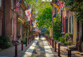 Elfreth's Alley in Philadelphia im Sommer