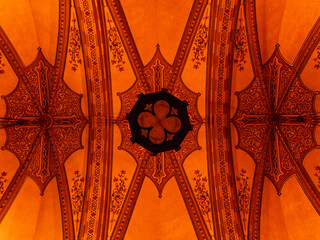 CHURCH ROOF SIMmETRY