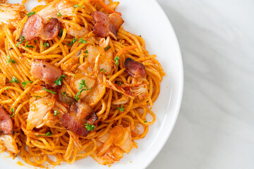 stir-fried spaghetti with kimchi and bacon
