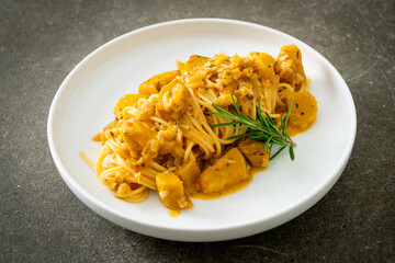 pumpkin spaghetti pasta alfredo sauce