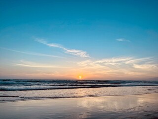 Fototapeta na wymiar Sunset at Ocean Beach