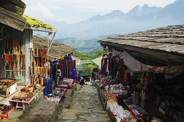 Street at Cat Cat village in Sapa, Vietnam - ベトナム サパ カットカット村 街並み © Eric Akashi