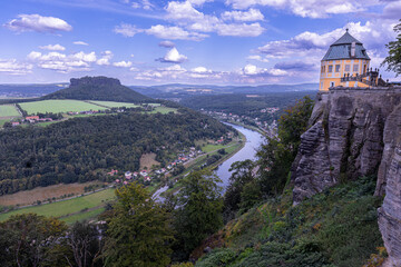 Fototapeta na wymiar Twierdza Königstein – saska górska twierdza nieopodal miasteczka Königstein