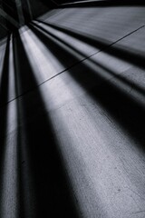 鉄橋から漏れる光の筋