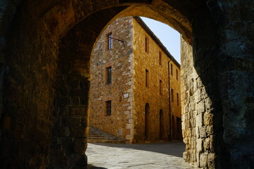Obraz premium San Quirico d'Orcia entering gate, Val d'Orcia, Tuscany, Italy