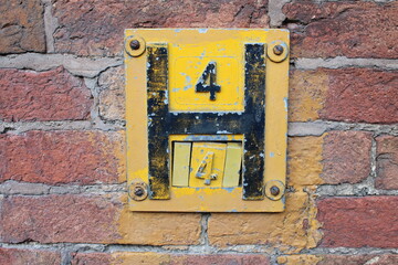 Fire hydrant sign to indicate to the fire brigade where the nearest hydrant is located 4 4