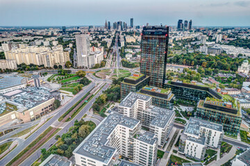 Warszawa, panorama miasta, widok z drona. Zachodzące słońce.