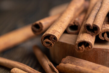 Whole dried cinnamon for baking
