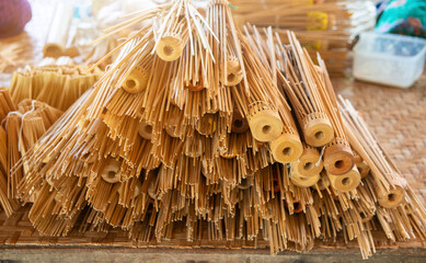 How to make the process umbrella made of paper / fabric. Arts and crafts of the village Bo Sang, Chiang Mai Thailand.