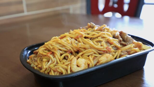 Close up shot of mixed fried noodle